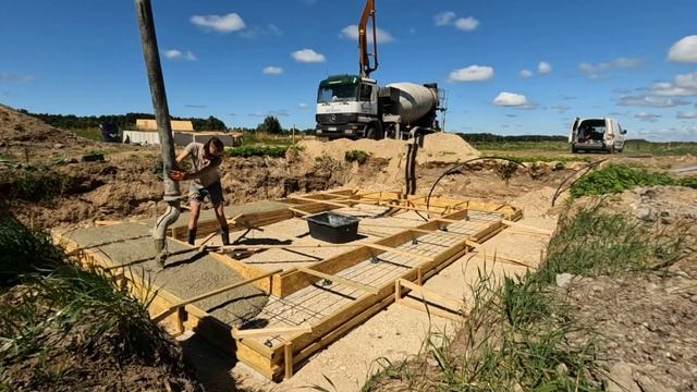 Заканчиваем с арматурой и заливаем подушку смотреть онлайн