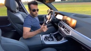 Driving BMW with iPhone | BMW X5 45e 2021