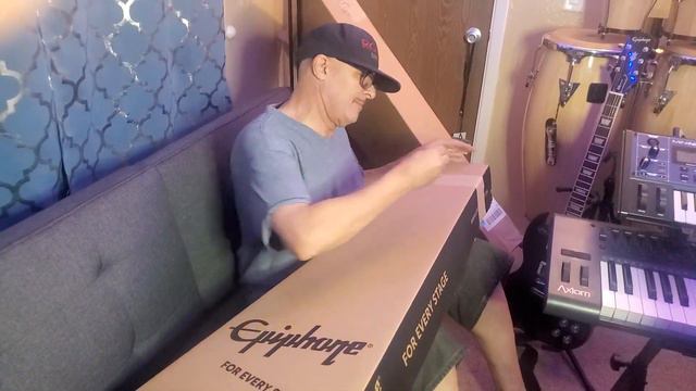 On The Spot With Roc-Unboxing Epiphone SG MUSE guitar смотреть онлайн