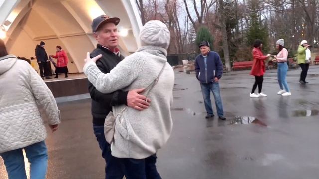 ИНТЕРЕСНЫЙ МОМЕНТ!??/СИНД КРАСИВО ТАНЦУЕТ!?/ТАНЦЫ В ПАРКЕ ГОРЬКОГО АПРЕЛЬ 2021