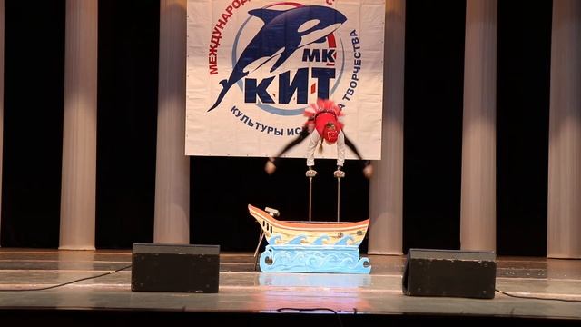 Пиратка. Tamila Romanina. Цирковая студия Арлекино. balance on reeds смотреть онлайн