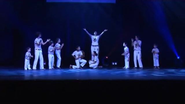 Group Capoeira Brazil sunday afternoon performance from the 2009 Australian Dance Festival смотреть онлайн