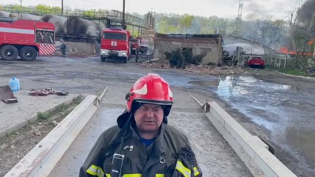 Заместитель министра МЧС ДНР Дмитрий Захаров о пожаре на нефтебазе в Макееевке