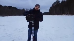 Бурим лунки в варежке. Ледобур Неро 150, шуруповерт DeWalt 996.