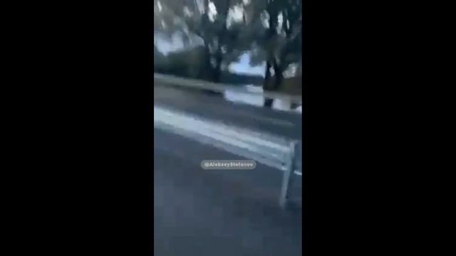 В нескольких километрах от границ России с НАТО засняли сотни танков, БТР, HIMARS и ПВО смотреть онлайн