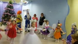 танец конфеток в средней группе