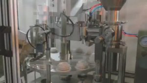 AU-R-200P Автоматическая машина для наполнения и запайки пластиковых туб