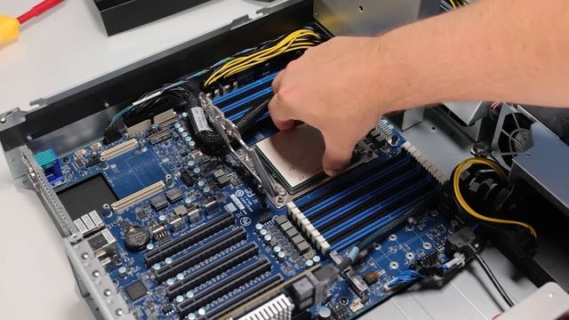 Exploring the Future with GIGABYTE's Ampere Arm Server and NVIDIA GPU Compute with Patrick Kennedy смотреть онлайн
