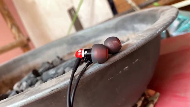 BEST EARPHONES UNDER Rs1000/- OneOdio T2 Vs 1MORE Piston Fit- khaaa gyaaa sabko??!!! Seriously? смотреть онлайн