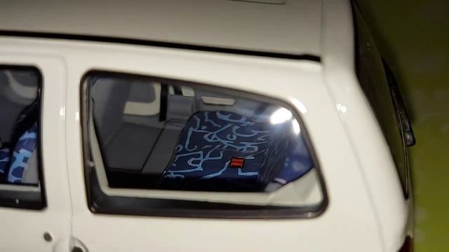 Renault Twingo 1/18 in white by NOREV (Limited Edition) смотреть онлайн