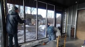 Замена треснувшей рамы пластикового окна.