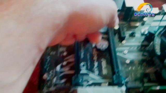 Установка SSD накопителя в материнскую плату своими руками смотреть онлайн