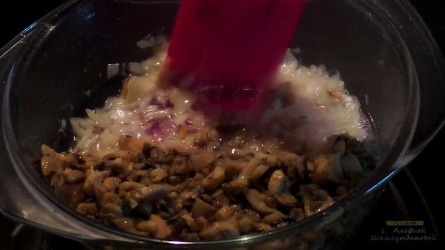 Салат с грибами. Салат с вешенками. Салат с куриными сердечками. Праздничный салат. Грибы рецепт смотреть онлайн