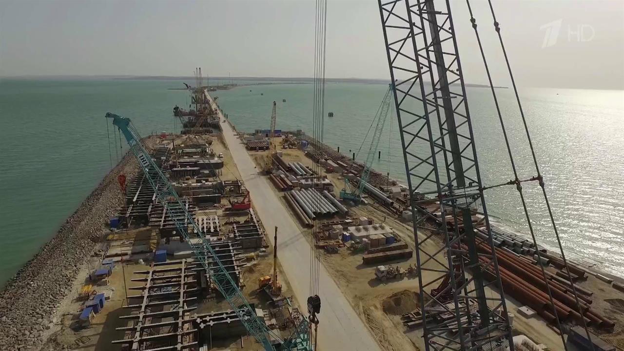 Сотни предприятий по всей России участвуют в строительстве моста через Керченский пролив