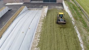 Demo: Gras inkuilen in de Kornet Beton sleufsilos