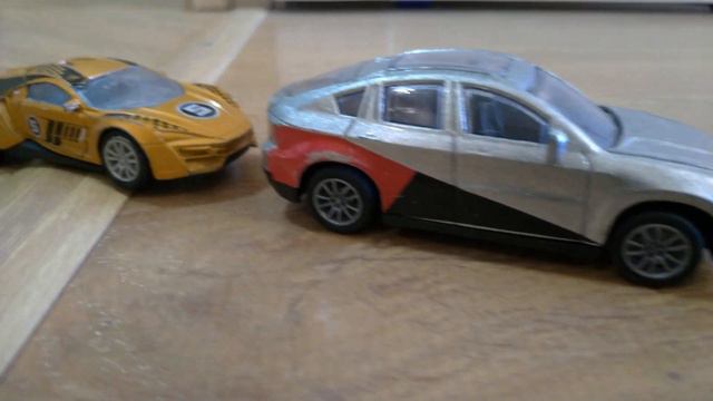 Много машинок выстроились в ряд / A lot of cars lined up in a row смотреть онлайн