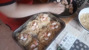 ГНЁЗДА ИЗ МАКАРОН С КРЕВЕТКАМИ СО СЛИВОЧНЫМ СОУСОМ