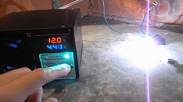 Лабораторник из компьютерного AT 32V/12A