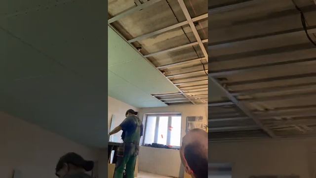 Монтаж подвесного потолка из ГКП. смотреть онлайн