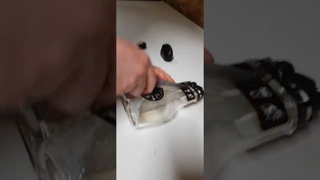 Sheridan's. Rozłozenie butelki na części? смотреть онлайн