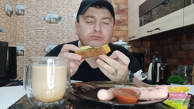 МУКБАНГ БУТЕРБРОД С ЯЙЦОМ/СОСИСКИ НА ГРИЛЕ ОБЖОР