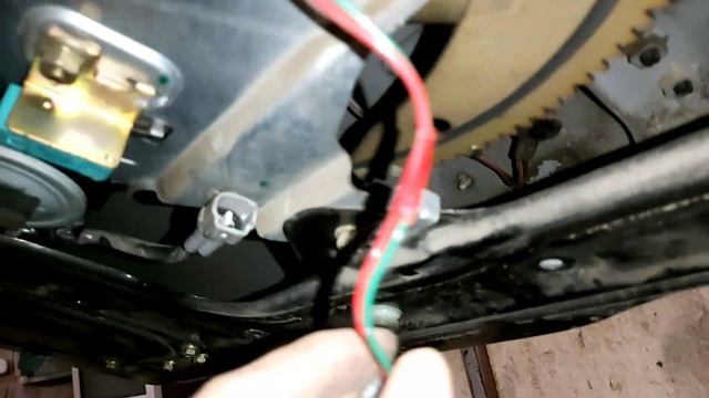 Самопроизвольное открывание ока, на 5 двери Toyota Hilux Surf kzn185 1kz-te решение проблемы! смотреть онлайн