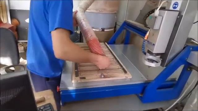 Как делают рукоятки для ножей на ПП «Кизляр» смотреть онлайн