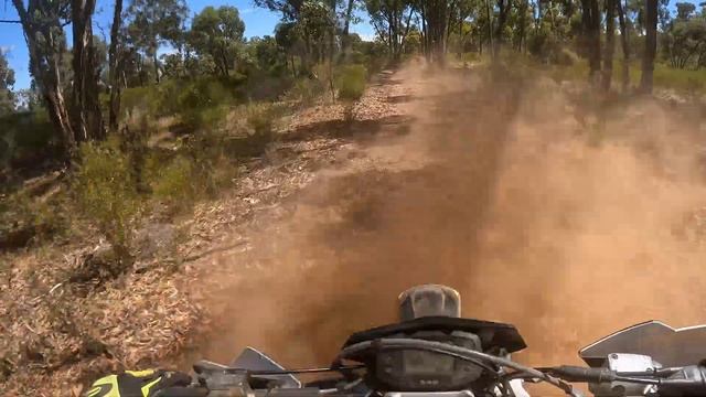 2023 SWM RS500R : RE500R Long Term Review смотреть онлайн