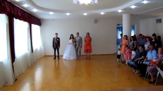 свадьба, вход в загс смотреть онлайн