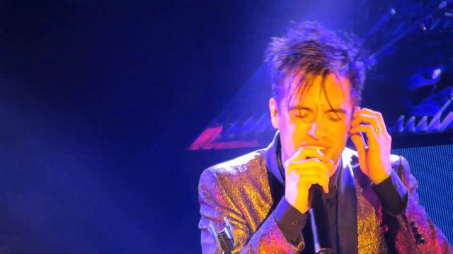Panic! At The Disco performing Miss Jackson (Live in Boston) смотреть онлайн