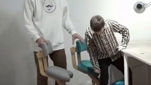 Как настроить коленный стул для ребенка ростом 130 см