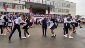 Вальс выпускников на последний звонок 54 школа г. Липецк 2023