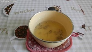 Видеообзор приготовления лекарства - клея из Осетровых воздушных пузырей.