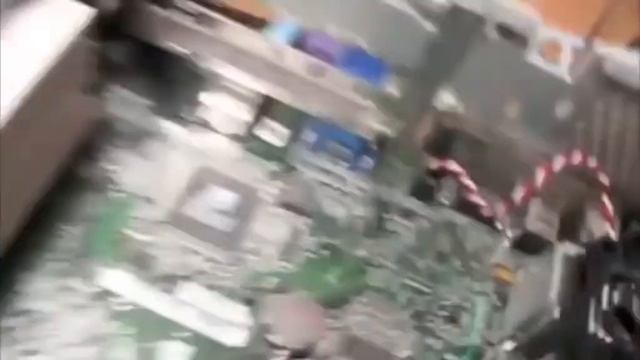 разбил компьютер там был вирус он не знал что делать и разбил компьютер.