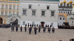 Церемониальный развод пеших и конных караулов президентского полка