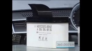 Replacing the air filter Mercedes-Benz ACTROS