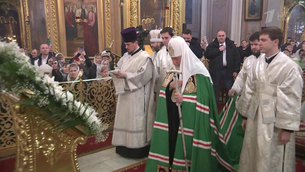Патриарх Кирилл в честь Крещения совершил праздничную литургию и Великое освящение воды