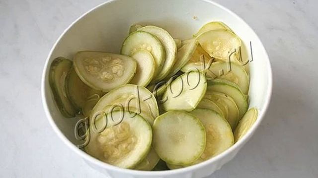 Кабачки закусочные в томатном маринаде. Рецепт приготовления