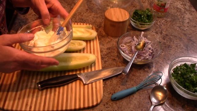 ОЧЕНЬ ПРОСТОЙ НО ОЧЕНЬ ВКУСНЫЙ САЛАТ ИЗ ОГУРЦОВ. ЭСТАФЕТА ДРУЖБЫ АМЕРИКАНСКАЯ КУХНЯ. смотреть онлайн