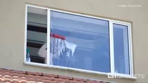 Как пользоваться магнитной щёткой для мытья окон