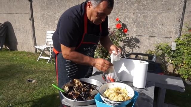 Очень сочный и вкусный шашлык из говяжьего филе с овощным салатом. Рецепт от Жоржа смотреть онлайн