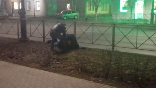 Бухарики в Гатчине - Алкаголики экстремалы... Или друг в беде не бросит.. смотреть онлайн