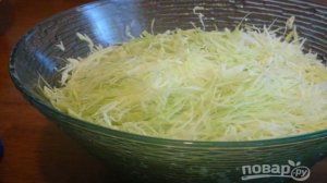 Салат из свежей капусты с чесноком