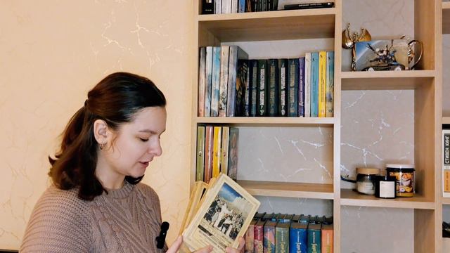 КНИЖНЫЙ ВЛОГ// новые книжные полки, разбираем и заполняем вместе