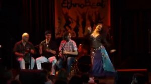 Танец живота под дарбуку.