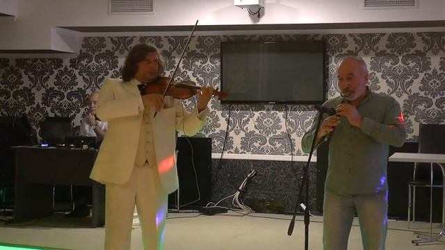 Армянская мелодия "Дневник крестокрада". Исполняет маэстро Вардан Маркос и дудукист Геворк Вартанян