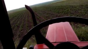 ОКУЧИВАНИЕ КАРТОФЕЛЯ ТРАКТОРОМ Т-25/POTATOING OF POTATOES BY TRACTOR T-25