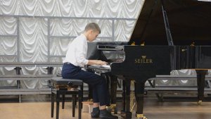 И.С.Бах Трёхголосная инвенция номер 4 ре минор исполняет Кирилл Бойко