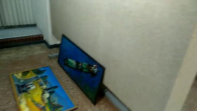 Владимир Григорян во время экспозиции, рабочий процесс 06 02 2023г. подготовка к выставке