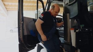 Kraftpaket Unimog U 530 als Sattelzugmaschine im Einsatz.